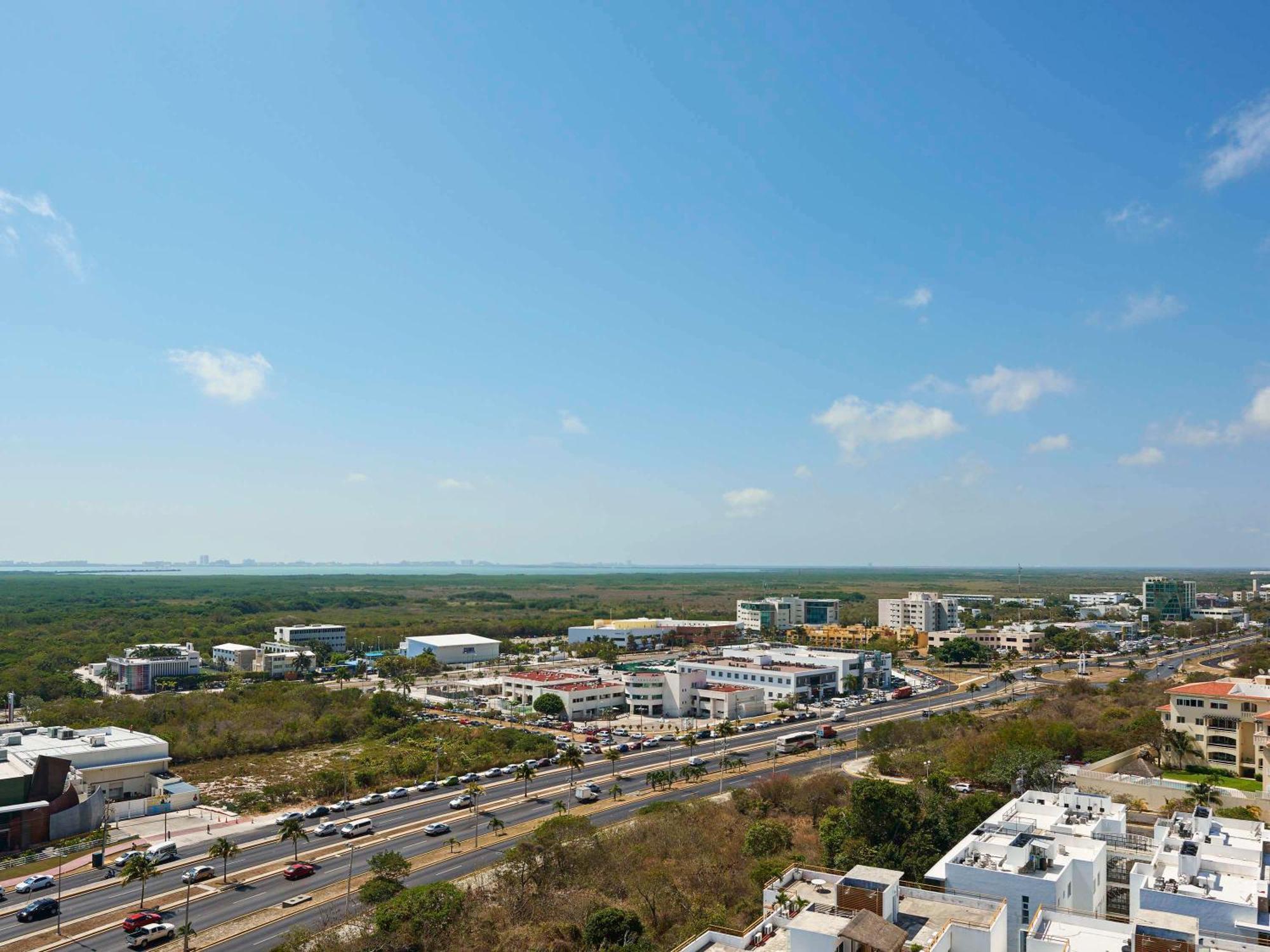 Ibis Cancun Centro Exterior foto