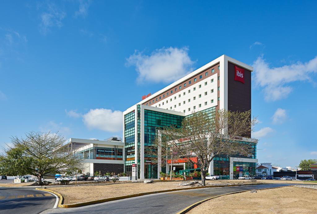 Ibis Cancun Centro Exterior foto